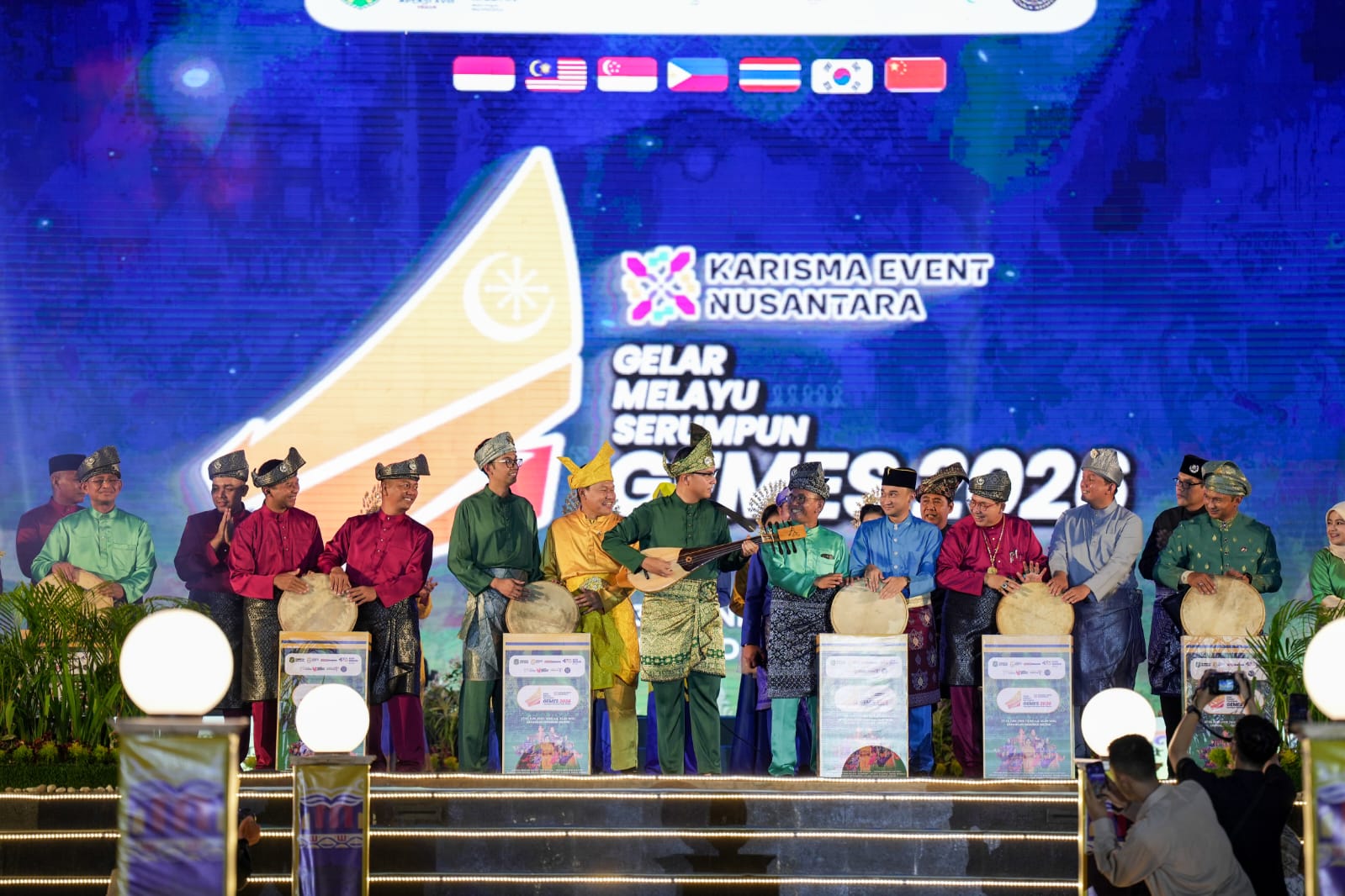 Wali Kota Medan Buka Gelar Melayu Serumpun (GEMES) 2026 Lewat Petikan Gambus Melayu